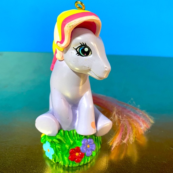 MY LITTLE PONY G3 VTG 2006 CHRISTMAS HAPPY HOLIDAY ORNAMENT TRIPLE TREAT PONY 3” - Picture 5 of 10